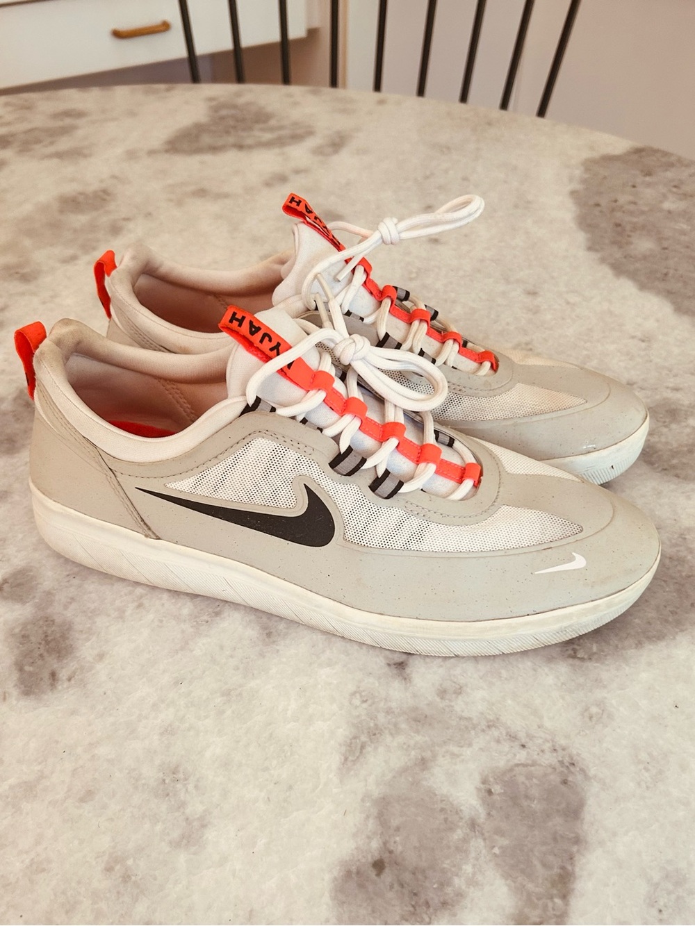 Men’s Nike Nyjah Free 2 SB 'Neutral Grey Bright Crimson' Size 10